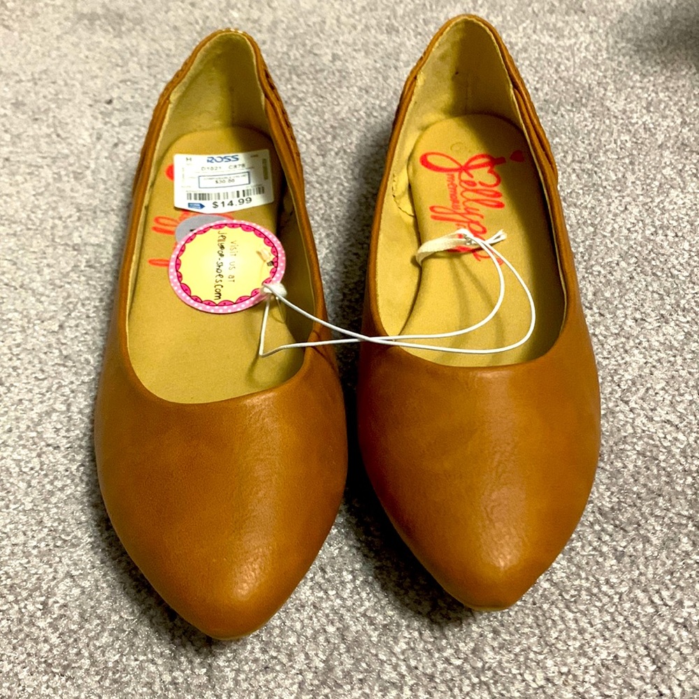 NWT never worn camel flats!